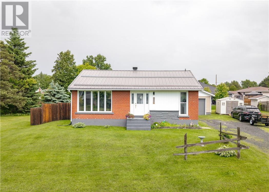 4490 Elizabeth Crescent, Val Therese, Ontario  P3P 1S7 - Photo 2 - 2128767