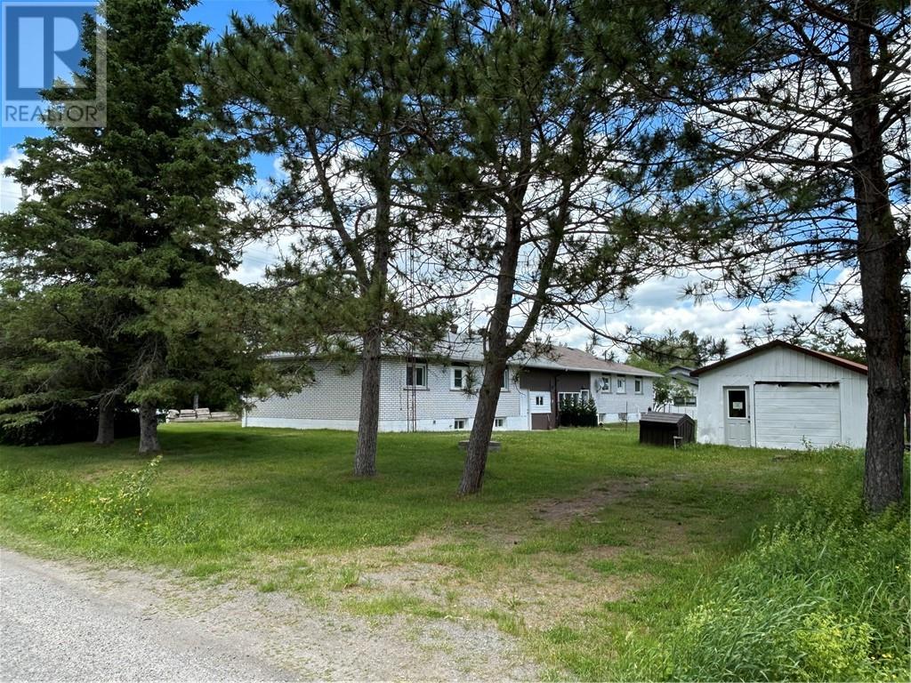 41 King Street E., St. Charles, Ontario  P0M 2W0 - Photo 2 - 2128730