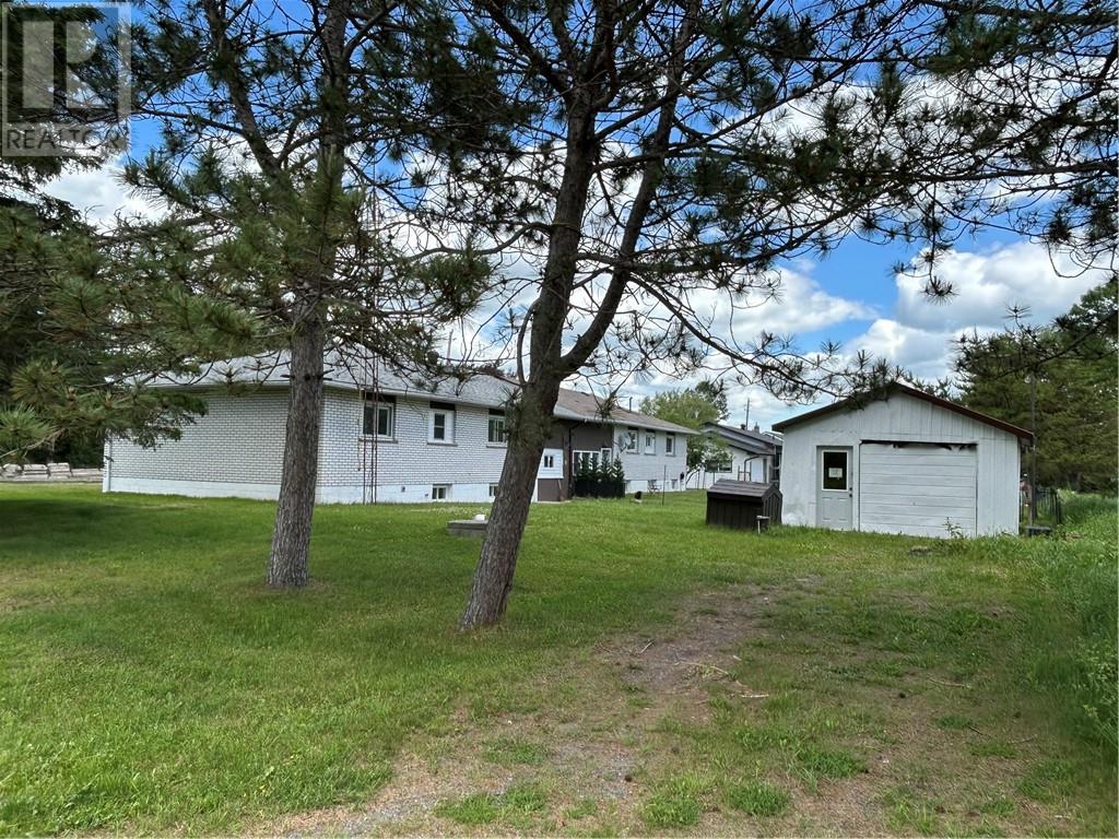 41 King Street E., St. Charles, Ontario  P0M 2W0 - Photo 3 - 2128730