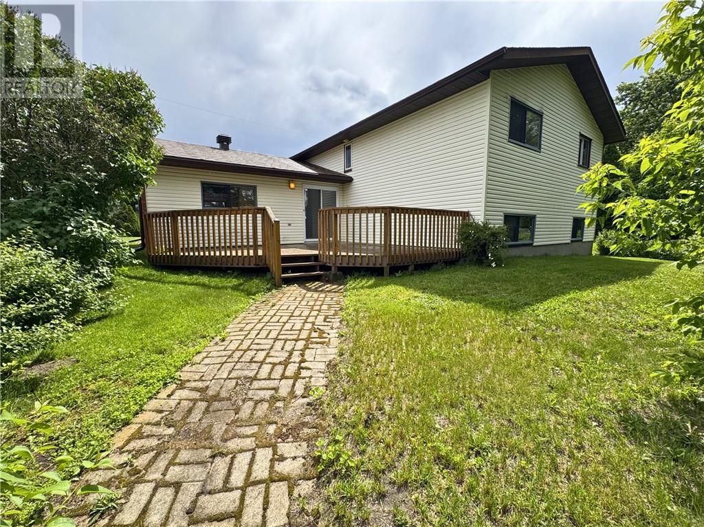 26 Timothy Avenue, Lively, Ontario  P3Y 1B5 - Photo 3 - 2128725