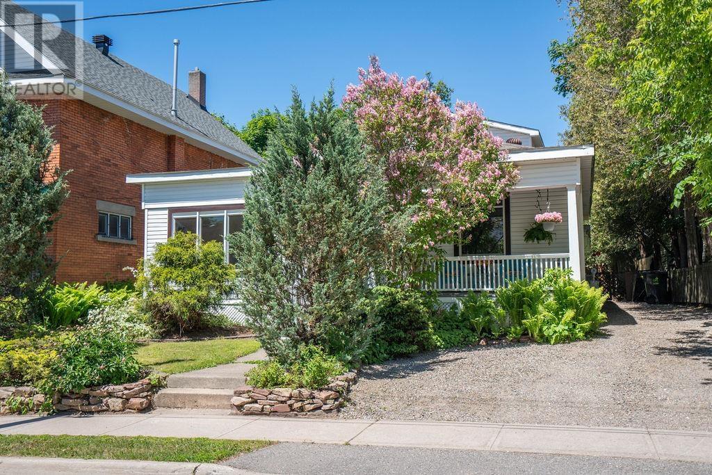 185 Woodward Ave, Sault Ste. Marie, Ontario P6A 3T6 - Photo 2 - SM261575