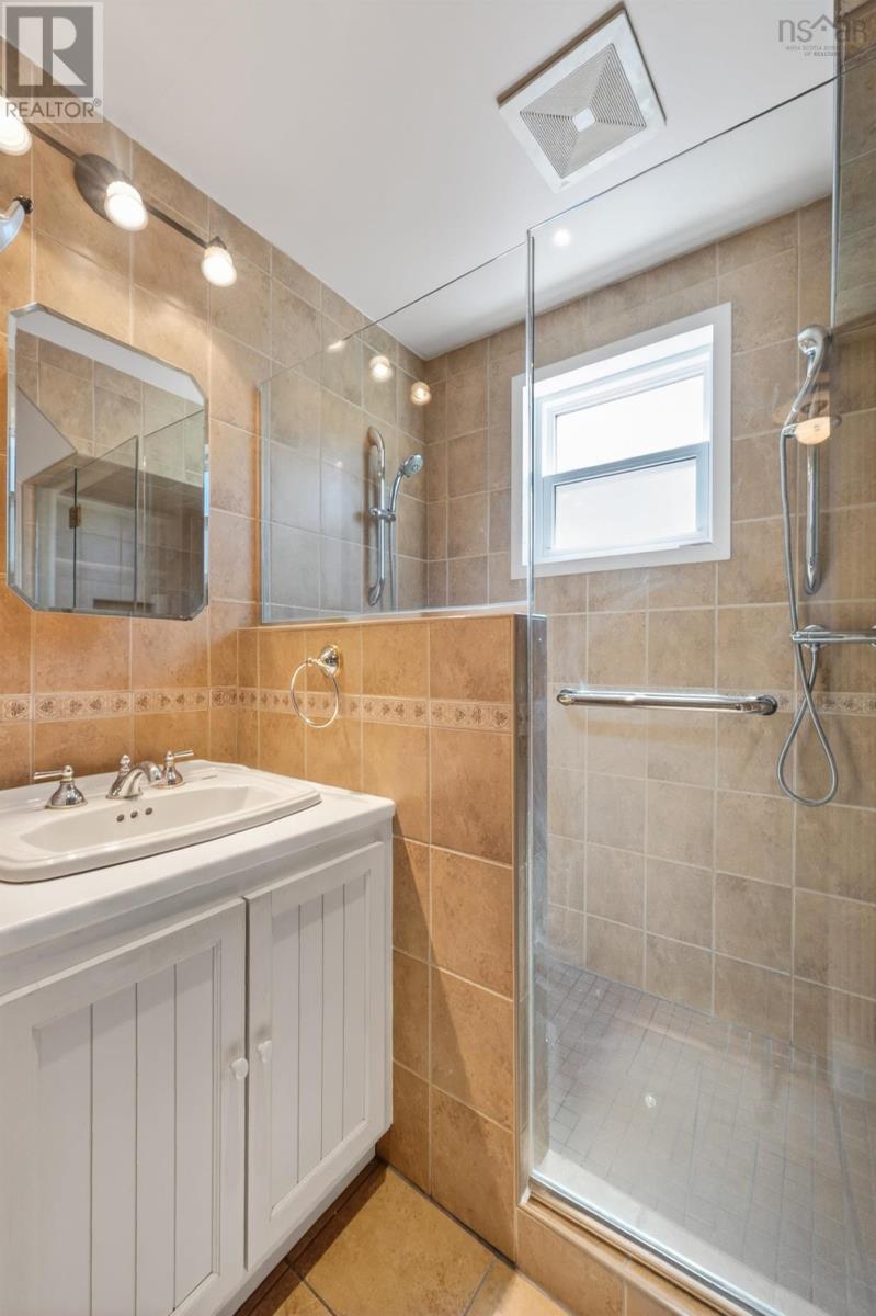 22 Beacon Street, Sydney, Nova Scotia B1P 4S9 - Photo 39 - 202613046