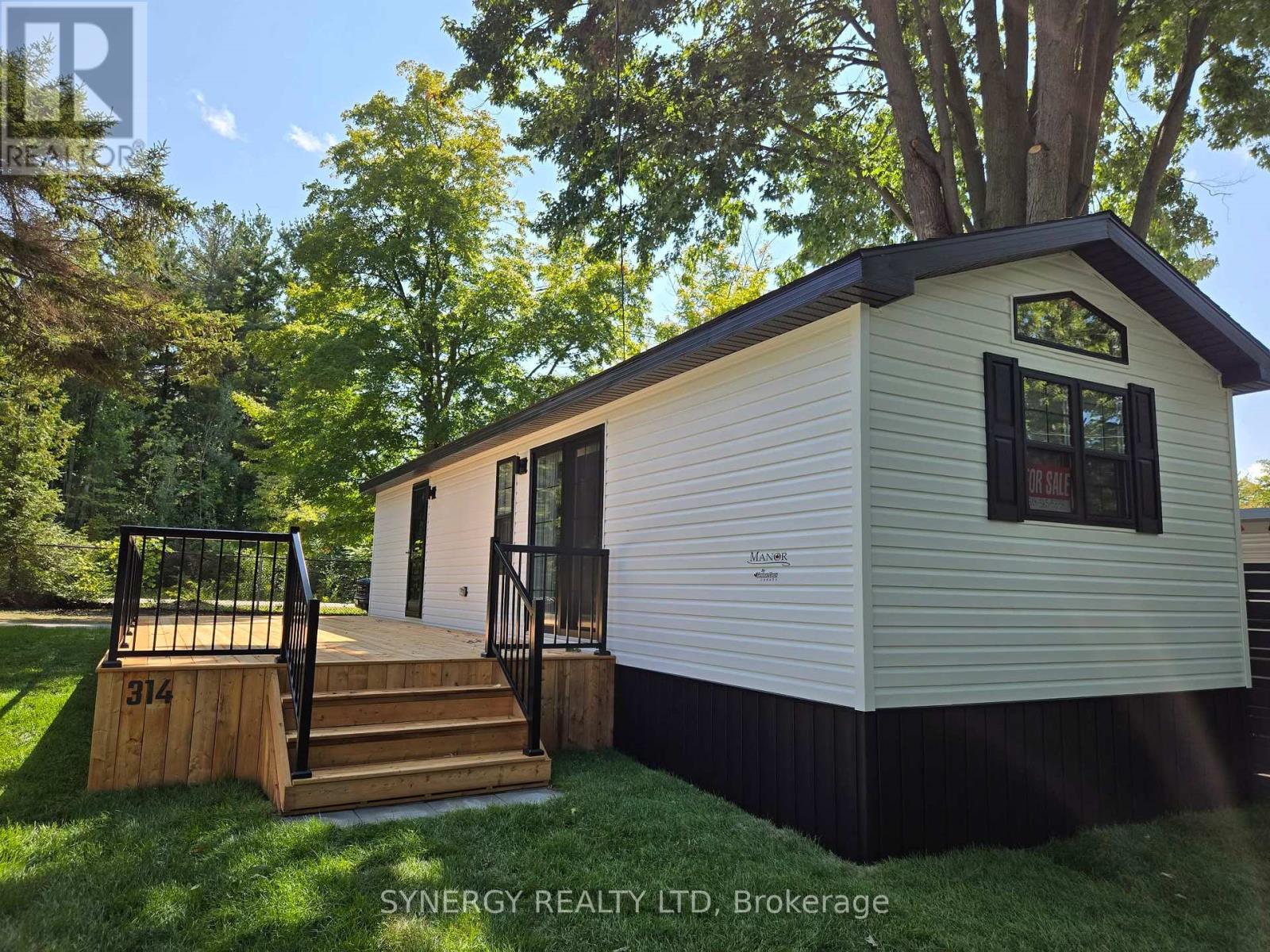 75559 LIDDERDALE STREET, Bluewater, Ontario