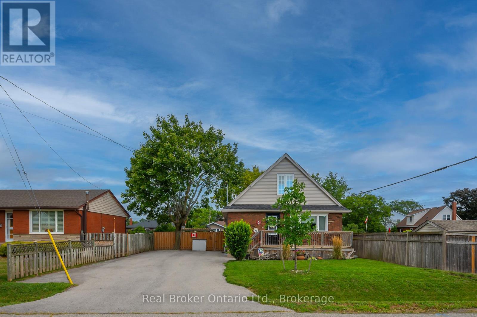 2 CHERRY AVENUE, Grimsby, Ontario