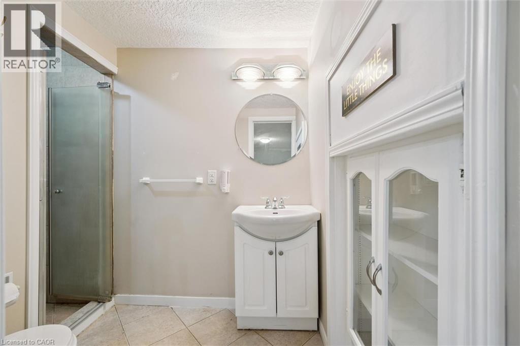 271 Mausser Avenue, Kitchener, Ontario N2M 3L2 - Photo 32 - 40842566