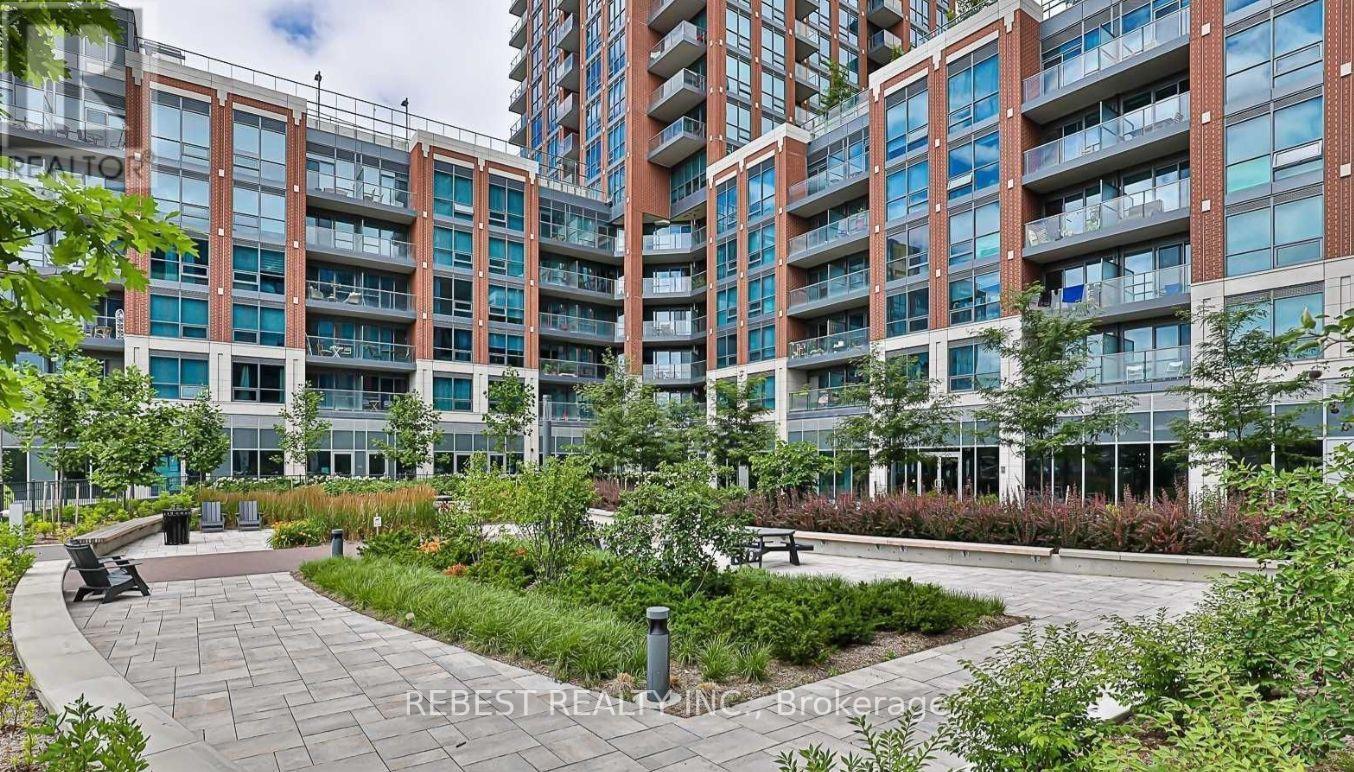 547 - 31 TIPPETT ROAD, Toronto, Ontario