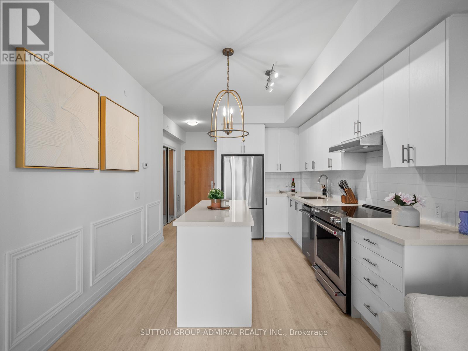 2116 - 8960 JANE STREET, Vaughan, Ontario