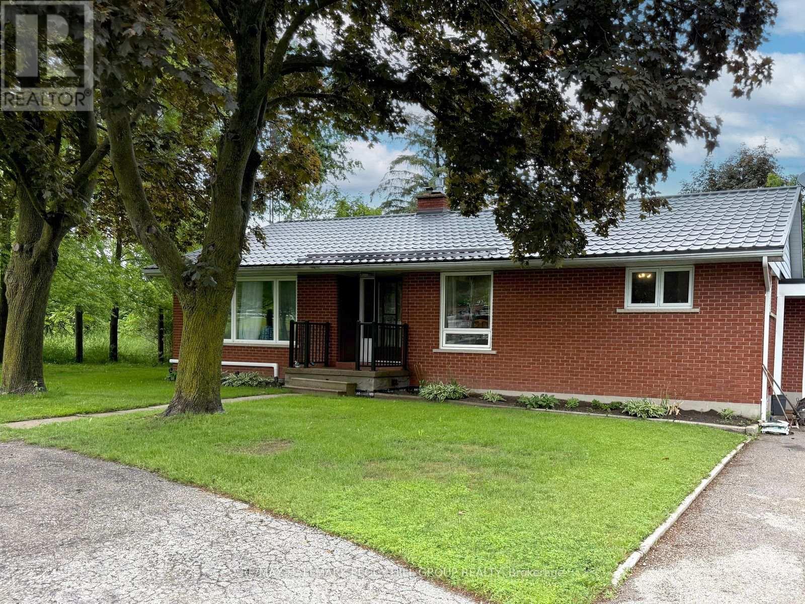 UPPER - 1043 PENETANGUISHENE ROAD, Oro-Medonte, Ontario