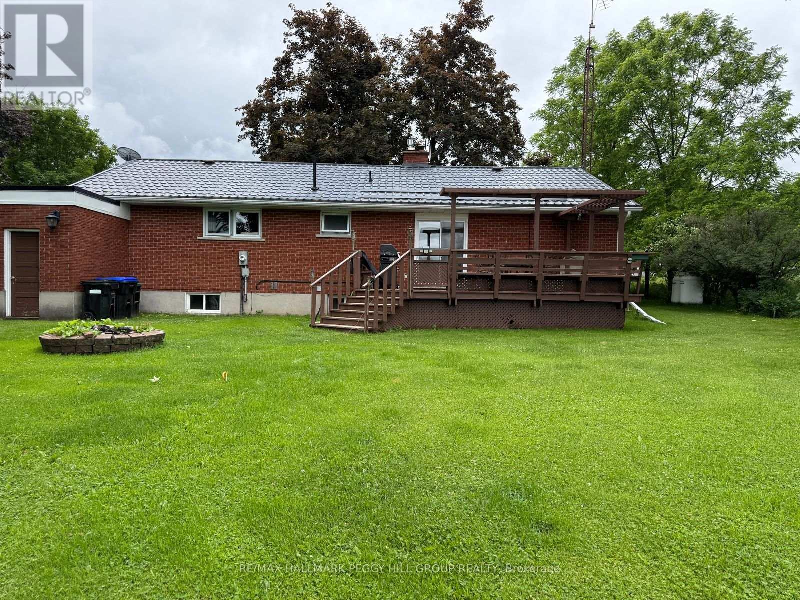 Upper - 1043 Penetanguishene Road, Oro-Medonte, Ontario  L4M 4Y8 - Photo 10 - S13482888