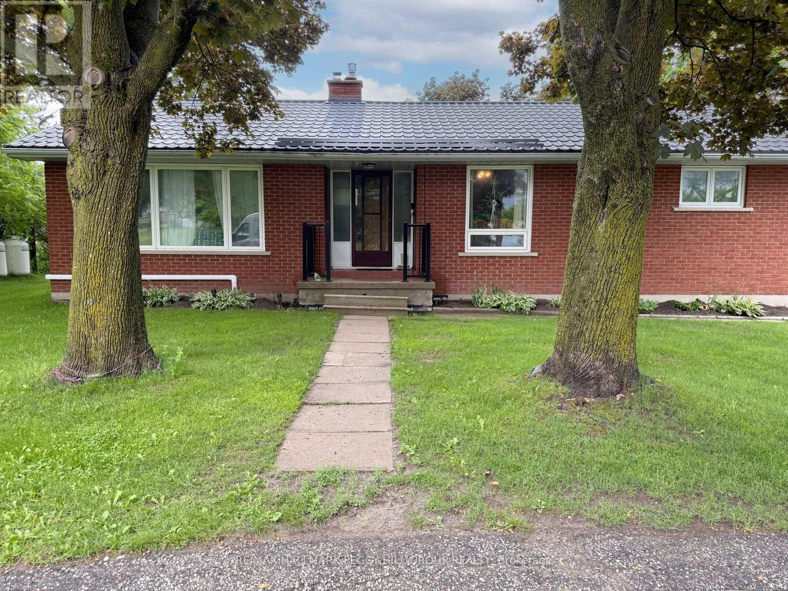 Upper - 1043 Penetanguishene Road, Oro-Medonte, Ontario  L4M 4Y8 - Photo 2 - S13482888