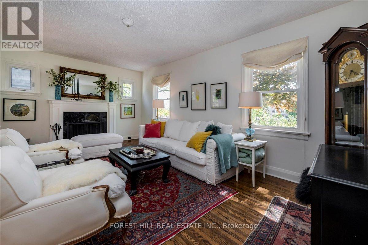 131 Toronto Street, Barrie (Queen's Park), Ontario  L4N 1V3 - Photo 3 - S13482984