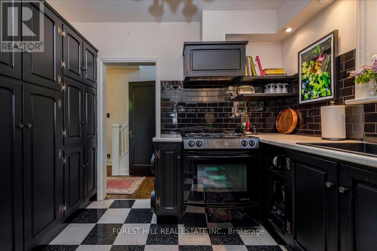 131 Toronto Street, Barrie (Queen's Park), Ontario  L4N 1V3 - Photo 9 - S13482984