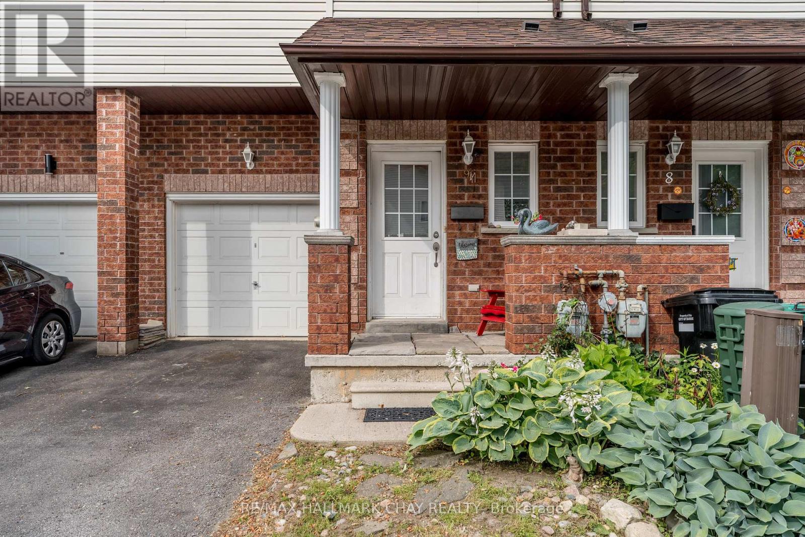 9 - 488 Yonge Street, Barrie, Ontario L4N 4E2 - Photo 2 - S13483018