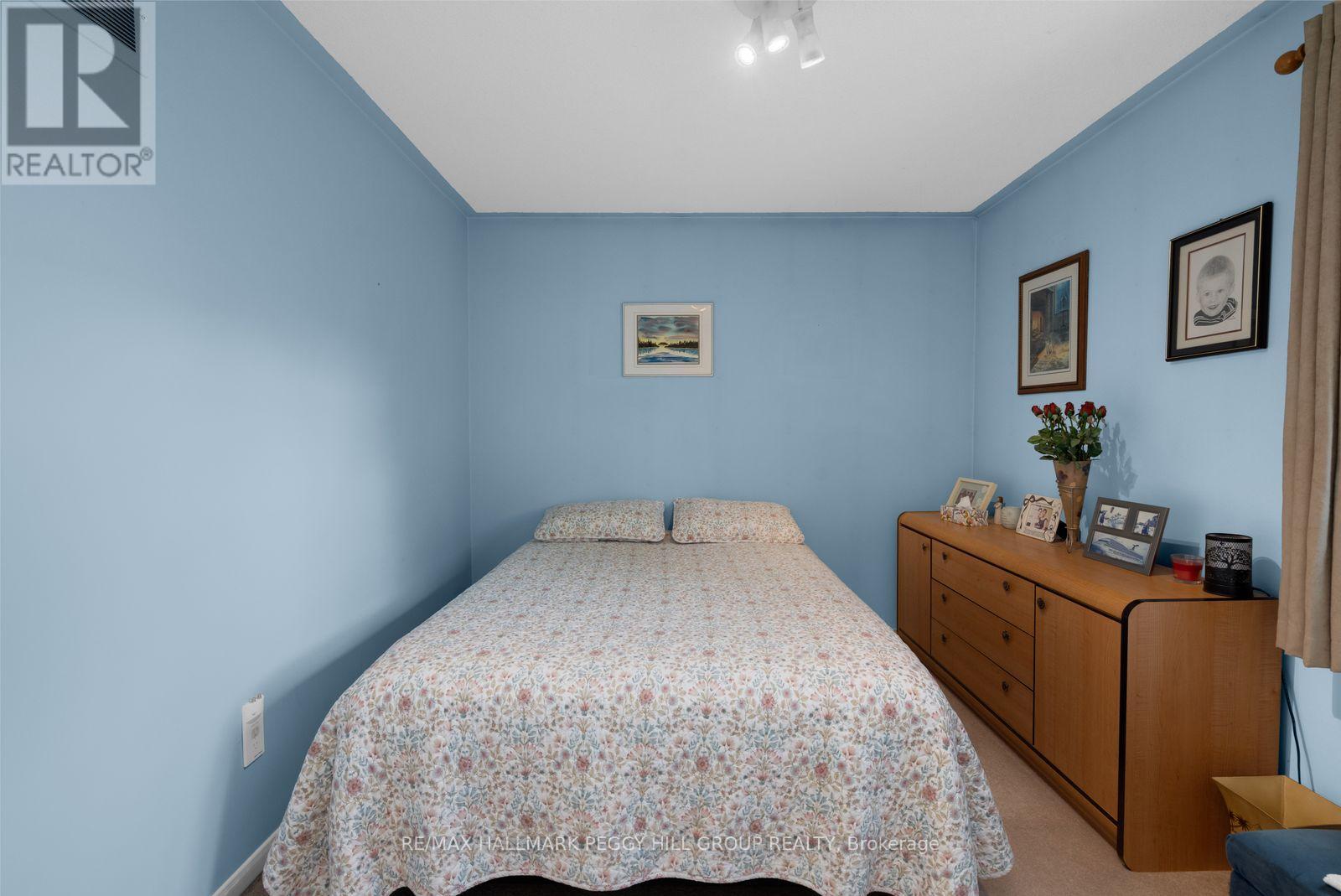 18 Draper Crescent, Barrie, Ontario  L4N 8A9 - Photo 7 - S13483046