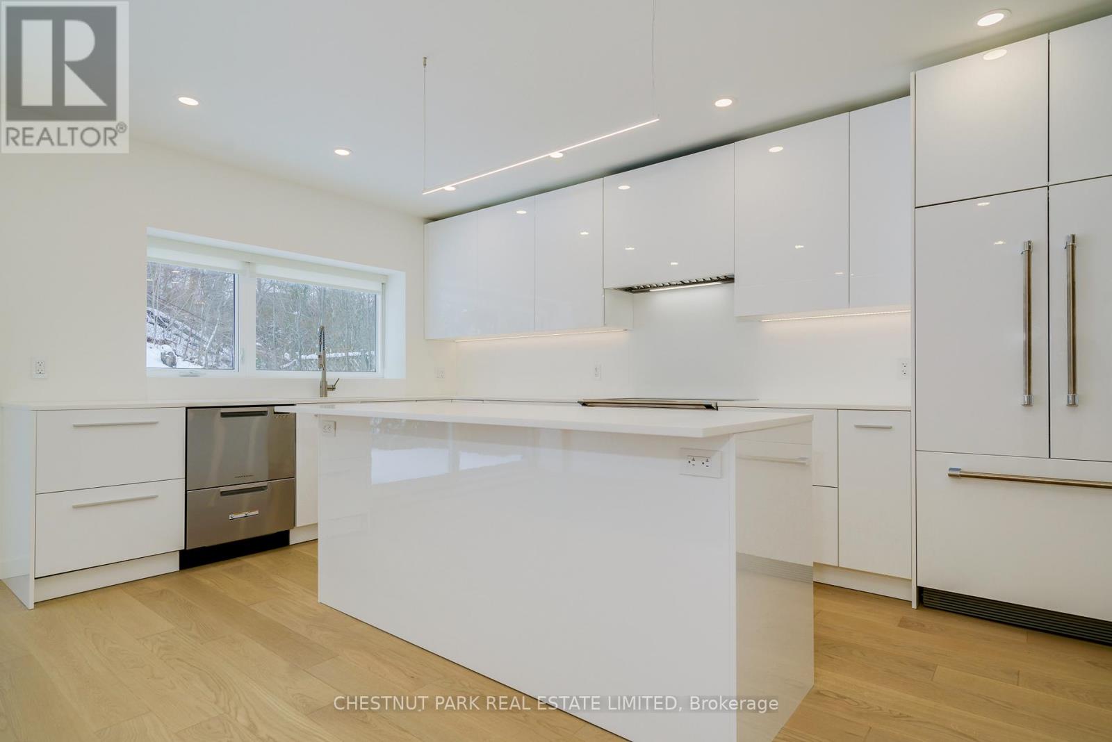 116 Boulton Drive, Toronto, Ontario  M4V 2V6 - Photo 10 - C13482648