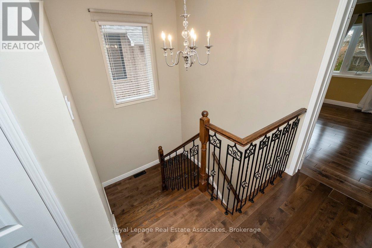 7321 Sandhurst Drive, Mississauga, Ontario  L5N 7G8 - Photo 14 - W13103706