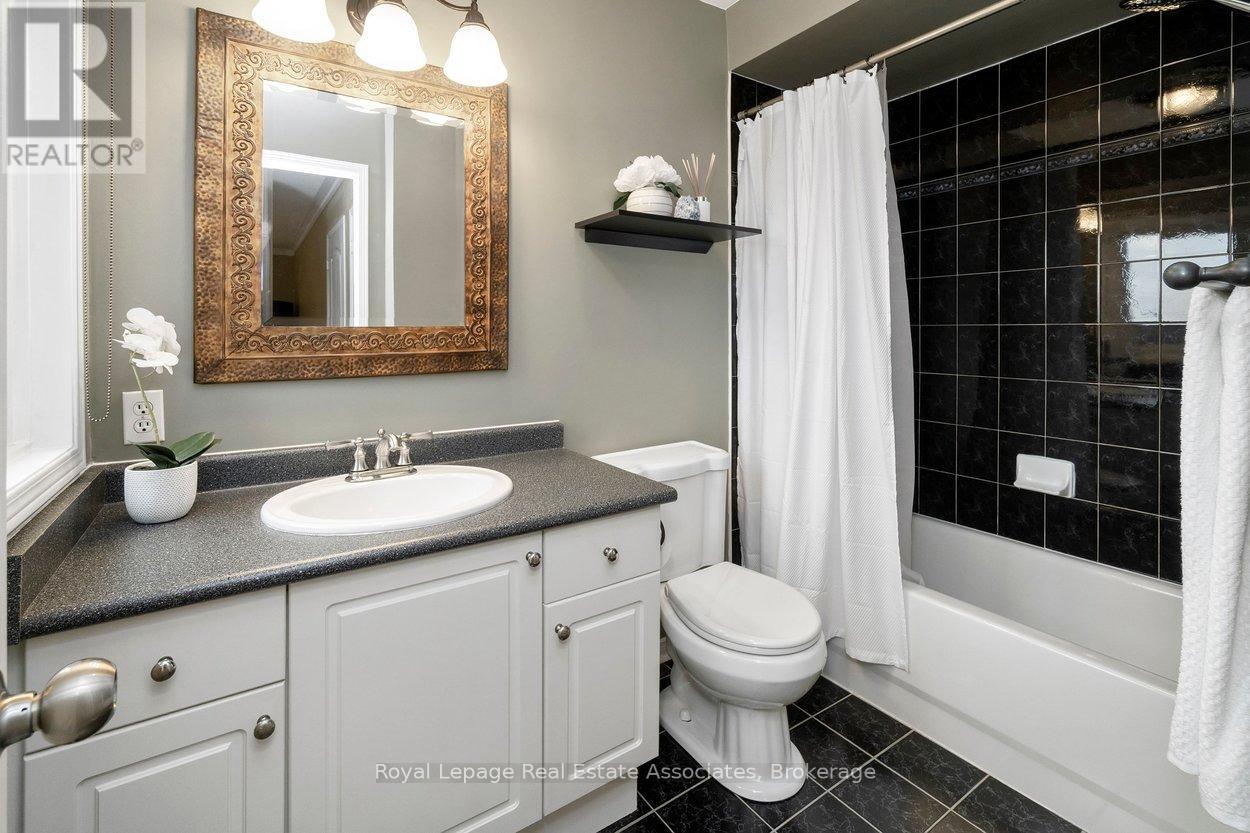 7321 Sandhurst Drive, Mississauga, Ontario  L5N 7G8 - Photo 17 - W13103706