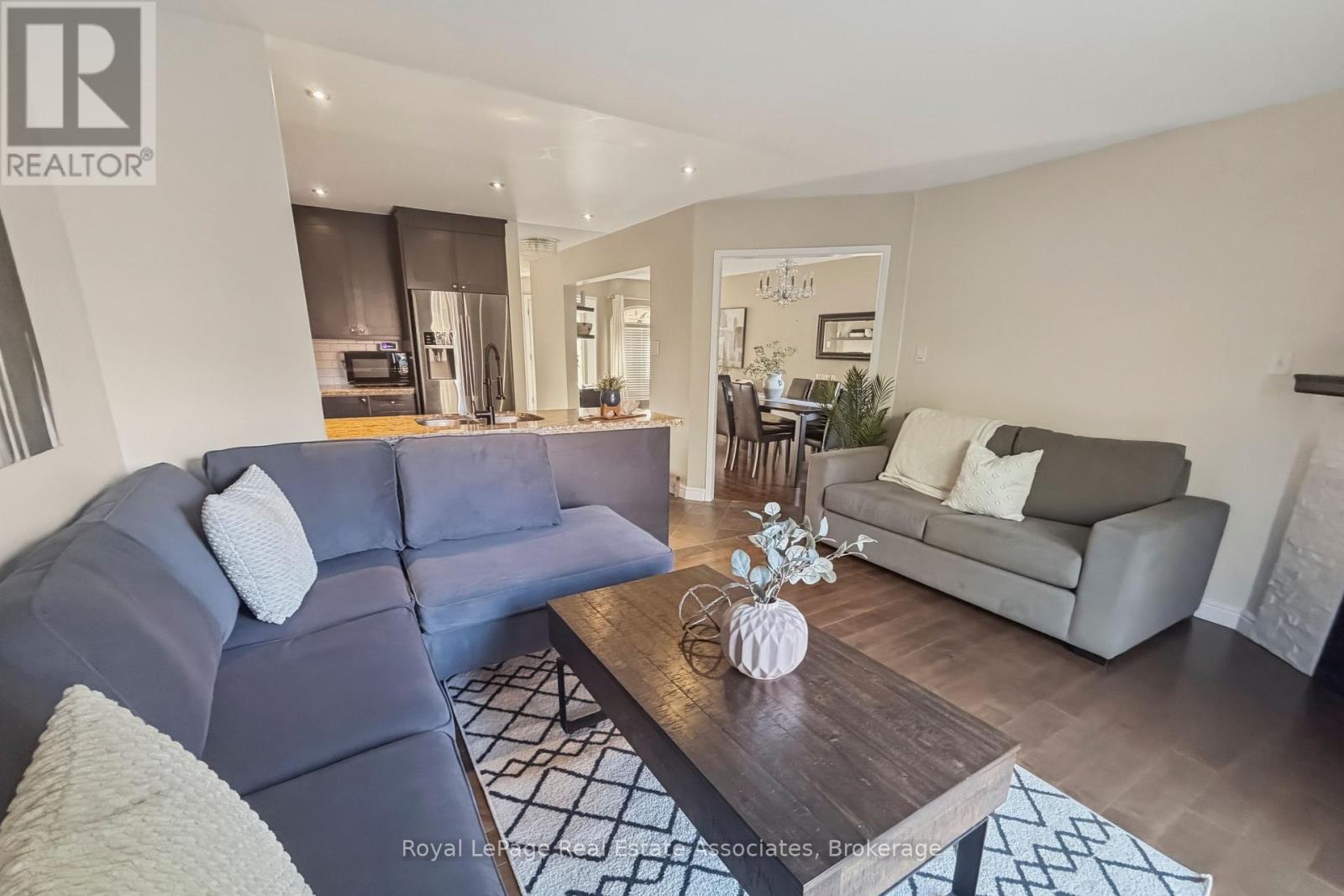 7321 Sandhurst Drive, Mississauga, Ontario  L5N 7G8 - Photo 9 - W13103706