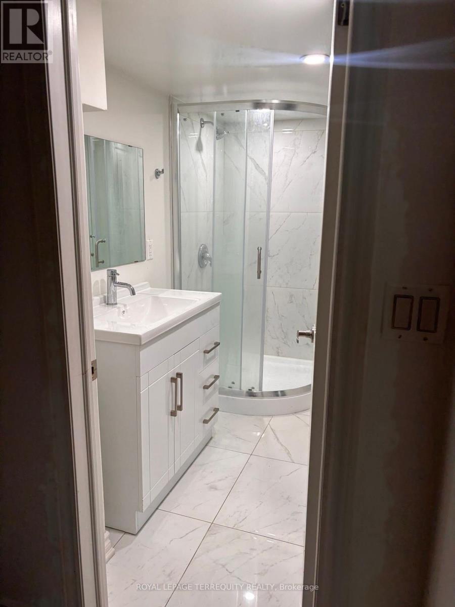 4 Bachelor Street, Brampton, Ontario  L7A 5B1 - Photo 3 - W13482798
