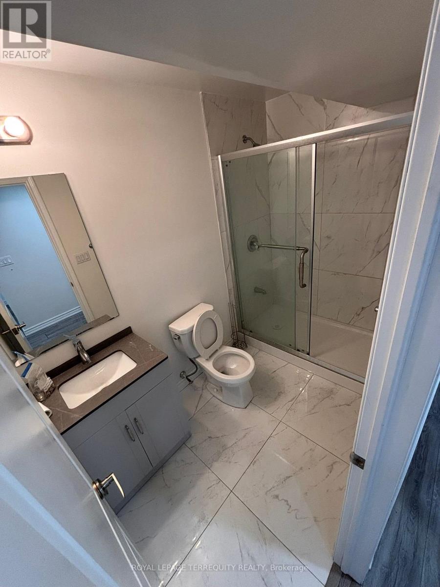 4 Bachelor Street, Brampton, Ontario  L7A 5B1 - Photo 4 - W13482798