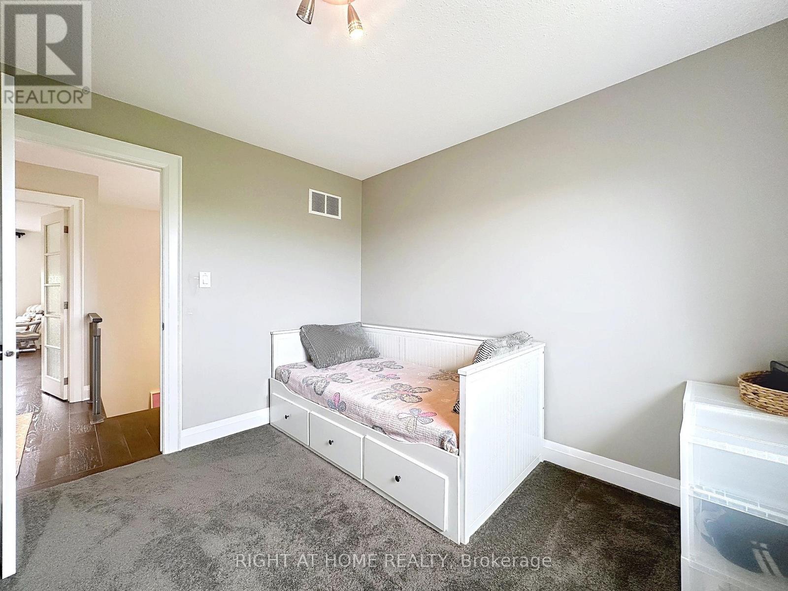 2547 Gill Crescent, Oakville, Ontario  L6H 6R8 - Photo 16 - W13482964