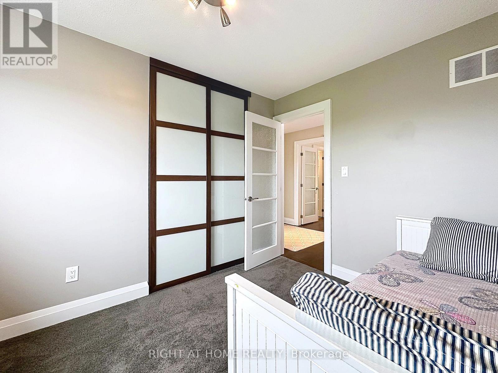 2547 Gill Crescent, Oakville, Ontario  L6H 6R8 - Photo 17 - W13482964
