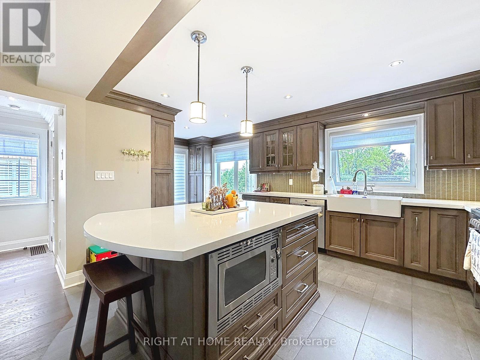 2547 Gill Crescent, Oakville, Ontario  L6H 6R8 - Photo 9 - W13482964