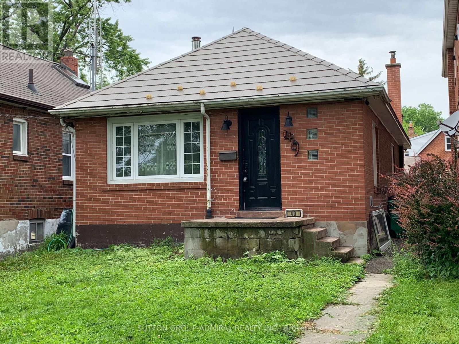 49 Arcadian Circle, Toronto, Ontario  M8W 2Z4 - Photo 2 - W13483006