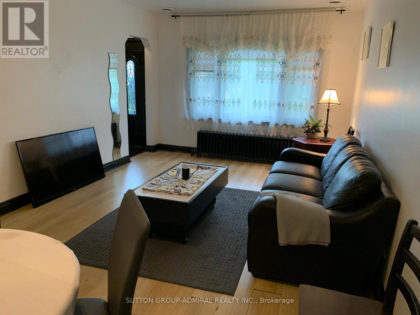49 Arcadian Circle, Toronto, Ontario  M8W 2Z4 - Photo 6 - W13483006