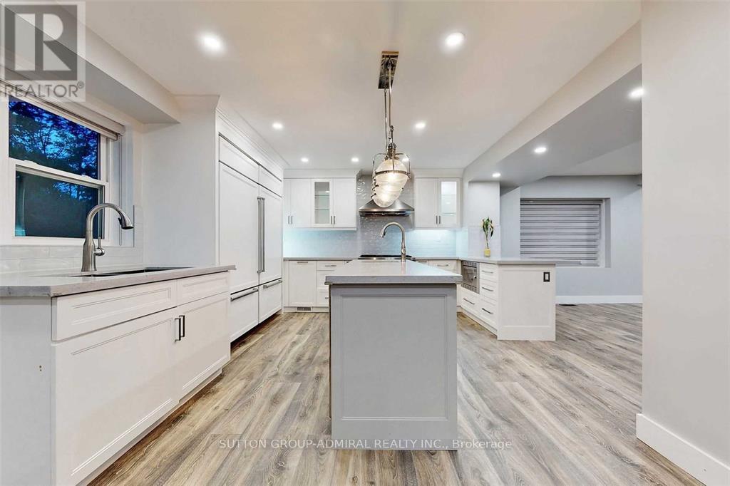 5 Donnybrook Lane, Toronto, Ontario  M9A 2V2 - Photo 11 - W13483050