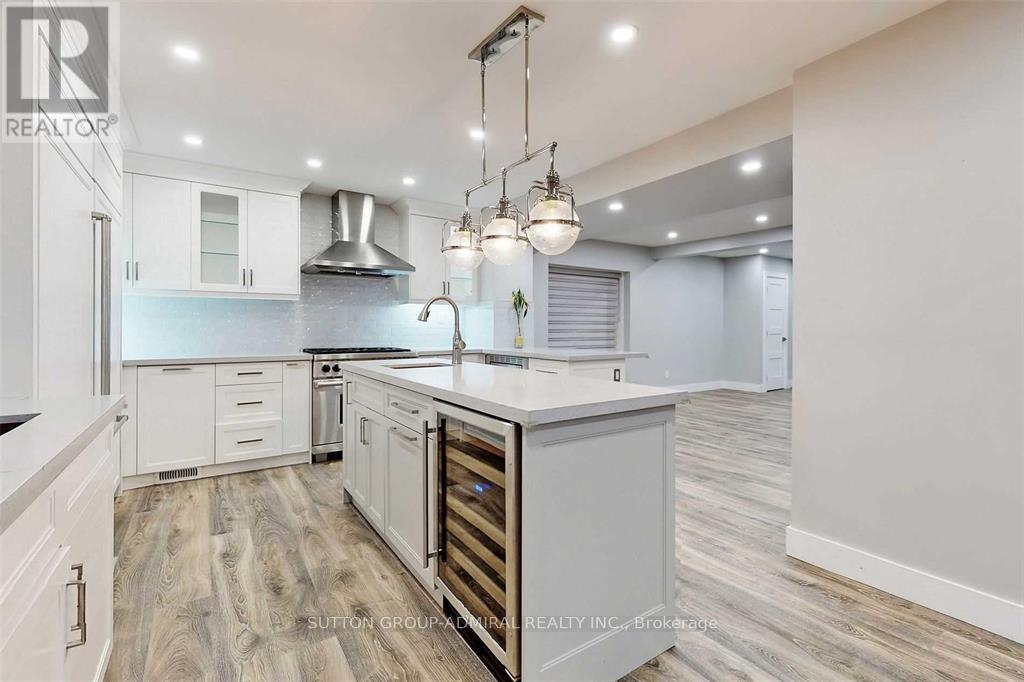 5 Donnybrook Lane, Toronto, Ontario  M9A 2V2 - Photo 12 - W13483050