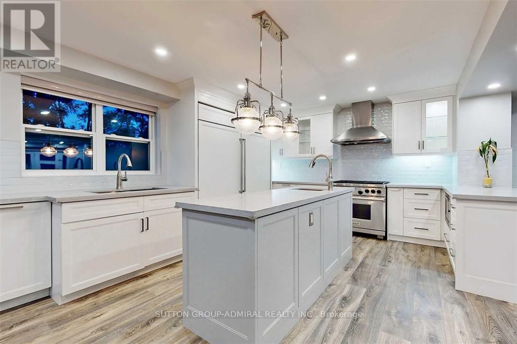 5 Donnybrook Lane, Toronto, Ontario  M9A 2V2 - Photo 13 - W13483050