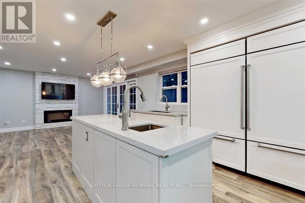 5 Donnybrook Lane, Toronto, Ontario  M9A 2V2 - Photo 14 - W13483050