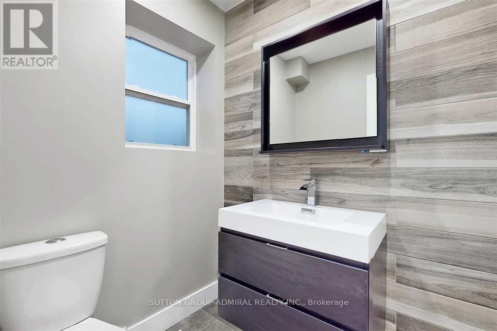 5 Donnybrook Lane, Toronto, Ontario  M9A 2V2 - Photo 19 - W13483050