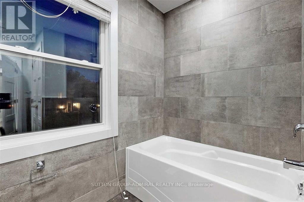 5 Donnybrook Lane, Toronto, Ontario  M9A 2V2 - Photo 21 - W13483050