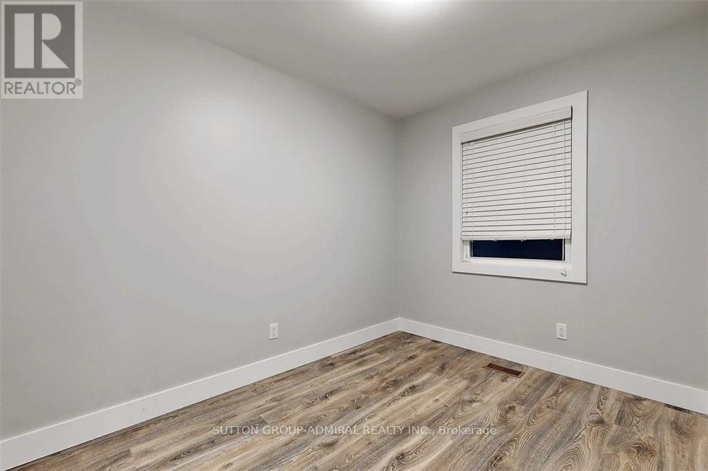 5 Donnybrook Lane, Toronto, Ontario  M9A 2V2 - Photo 33 - W13483050