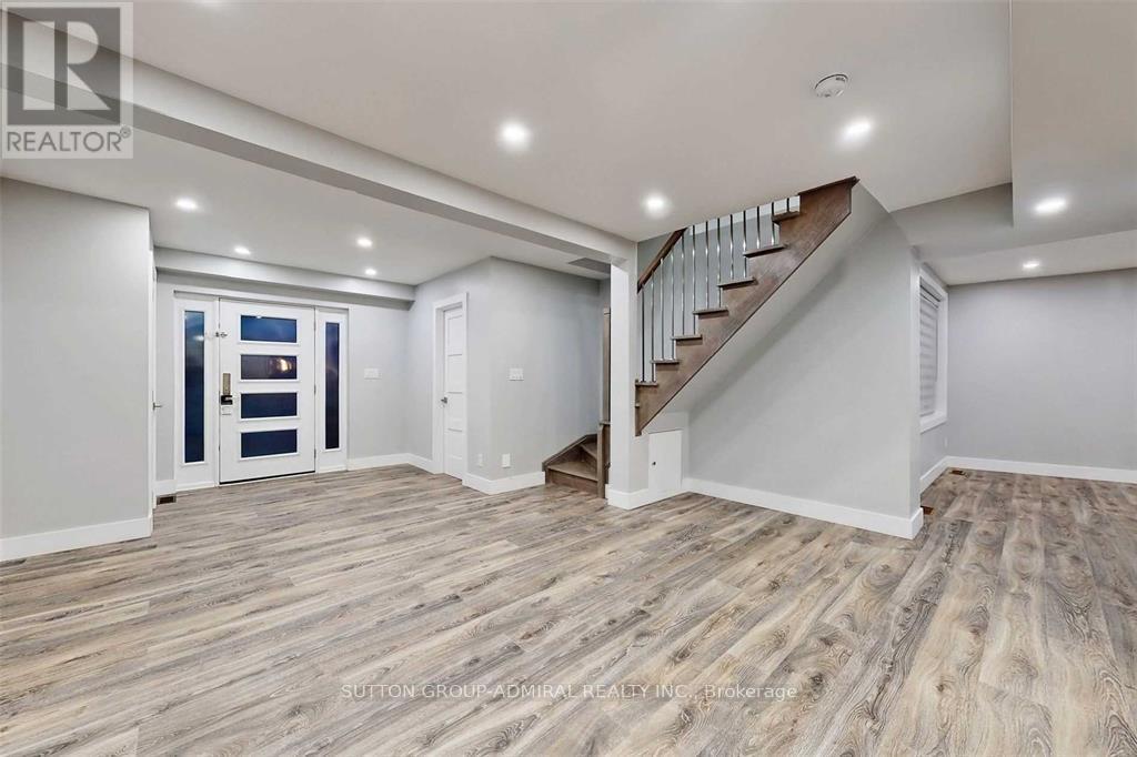5 Donnybrook Lane, Toronto, Ontario  M9A 2V2 - Photo 6 - W13483050