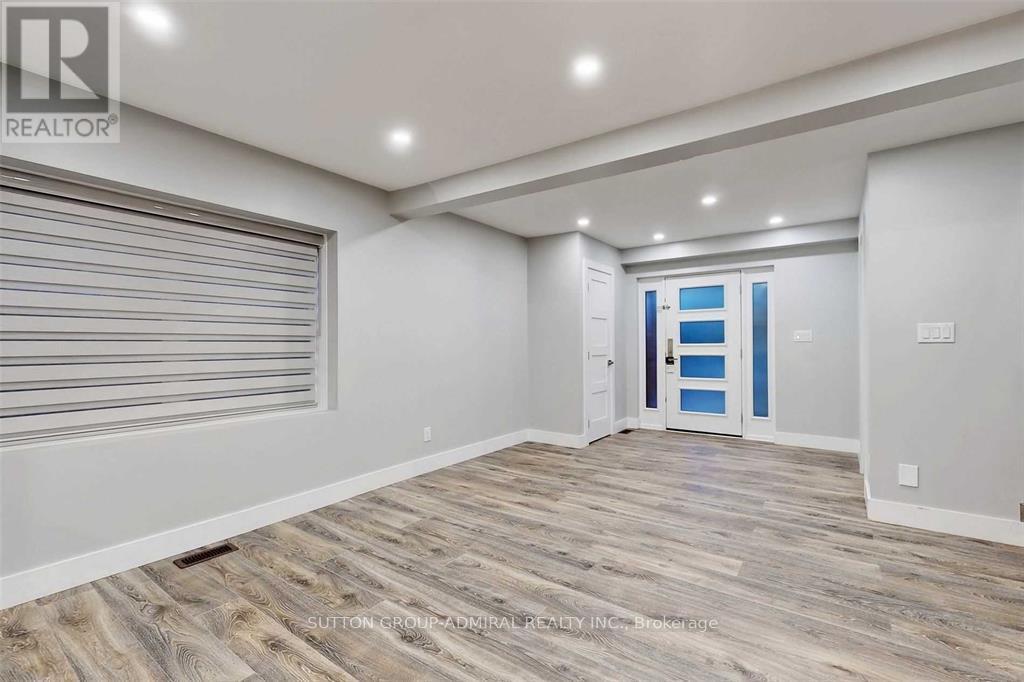 5 Donnybrook Lane, Toronto, Ontario  M9A 2V2 - Photo 7 - W13483050