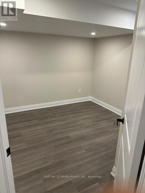 Bsmt - 86 Leadenhall Road, Brampton, Ontario  L7A 4G2 - Photo 3 - W13483054