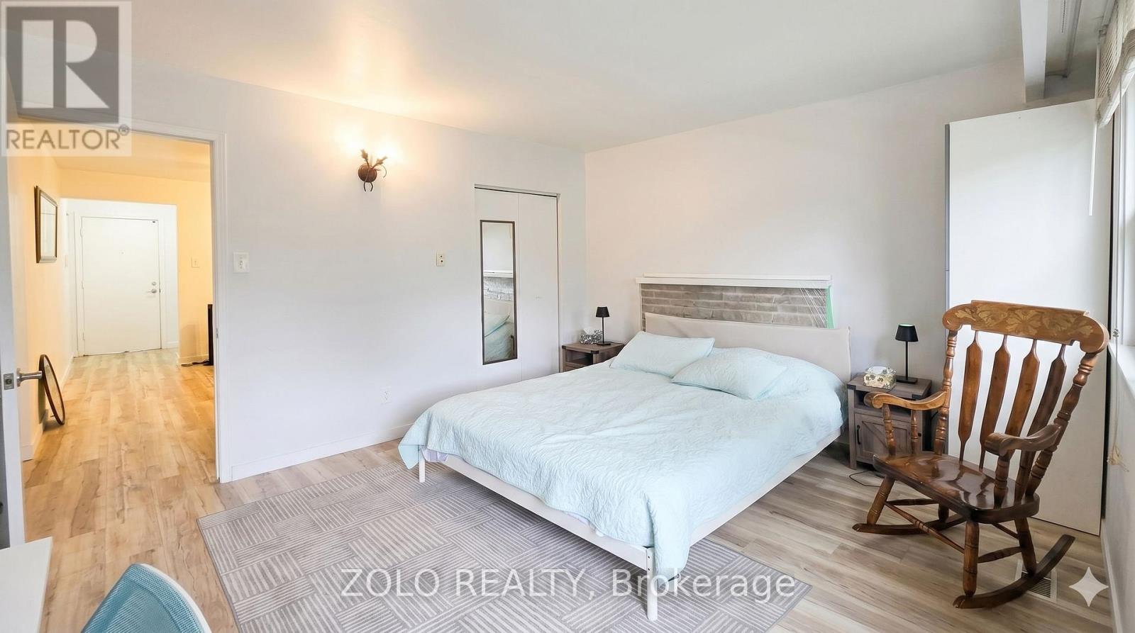 3 - 20 Bridesburg Drive, Toronto, Ontario  M9R 2K3 - Photo 2 - W13483076