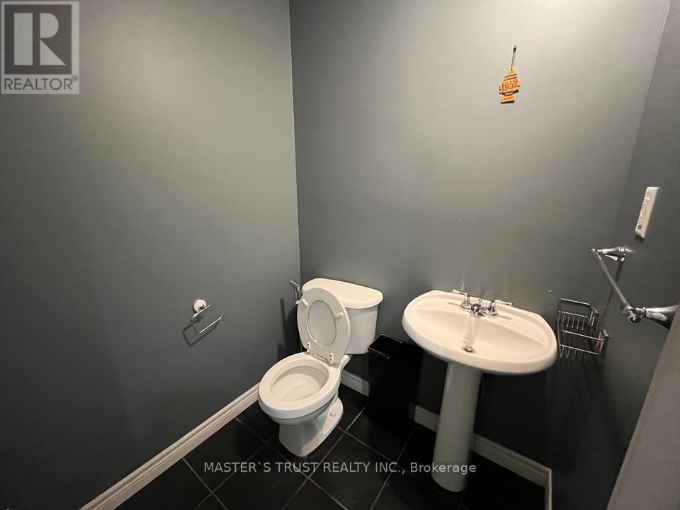 256 Bridlewreath Street, Kitchener, Ontario  N2E 4B4 - Photo 11 - X13482796