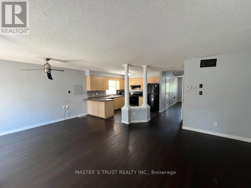 256 Bridlewreath Street, Kitchener, Ontario  N2E 4B4 - Photo 2 - X13482796