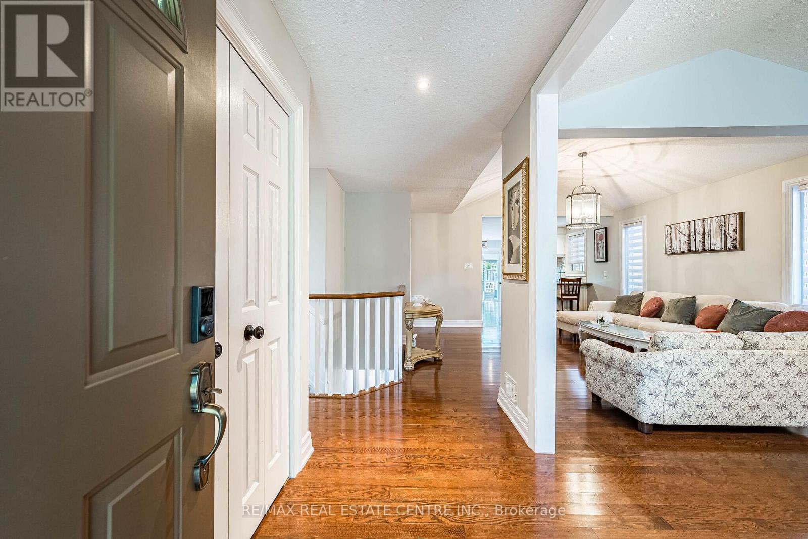 506 Jones Road, Hamilton, Ontario  L8E 6E3 - Photo 3 - X13482864