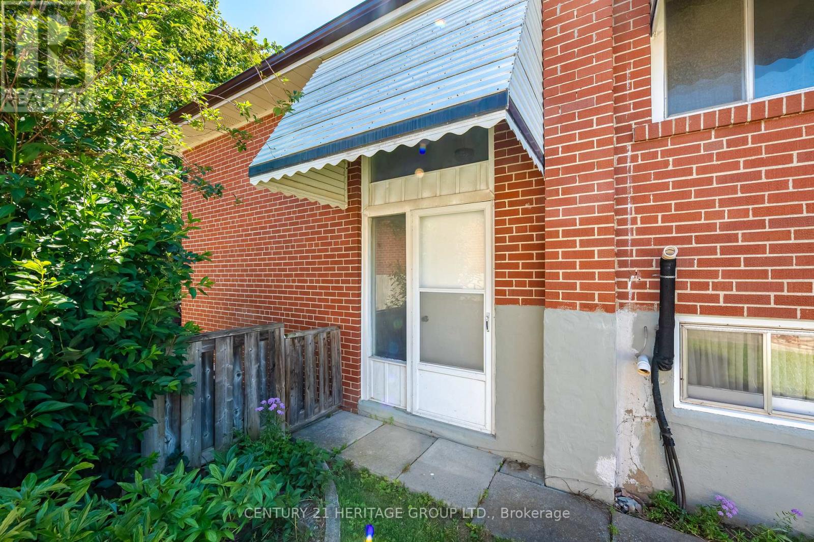 37 Gambello Crescent, Toronto, Ontario  M3J 1W2 - Photo 2 - W13469562