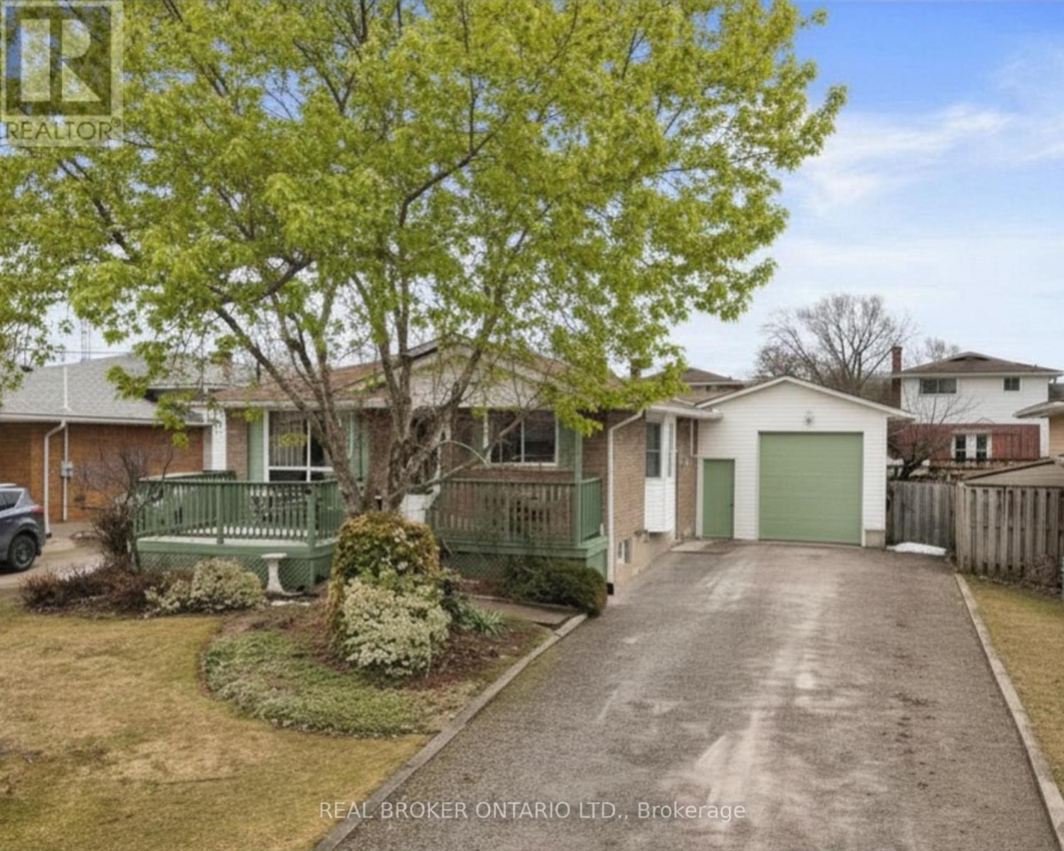 20 BRACKENCREST ROAD, St. Catharines, Ontario
