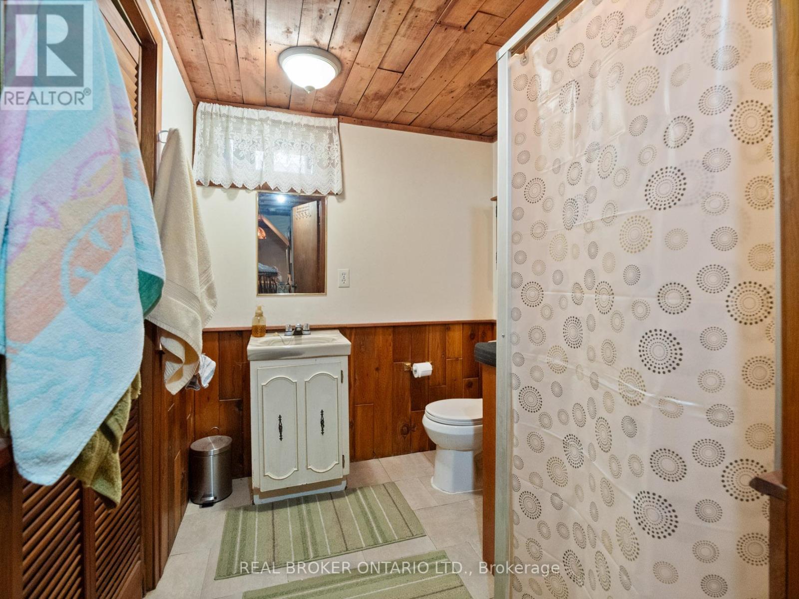 20 Brackencrest Road, St. Catharines, Ontario  L2P 3K8 - Photo 19 - X12849650