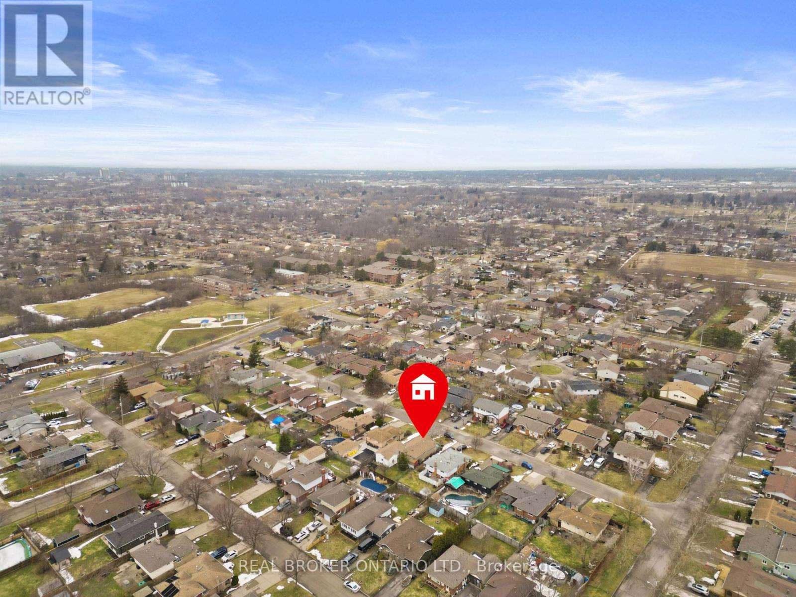 20 Brackencrest Road, St. Catharines, Ontario  L2P 3K8 - Photo 35 - X12849650