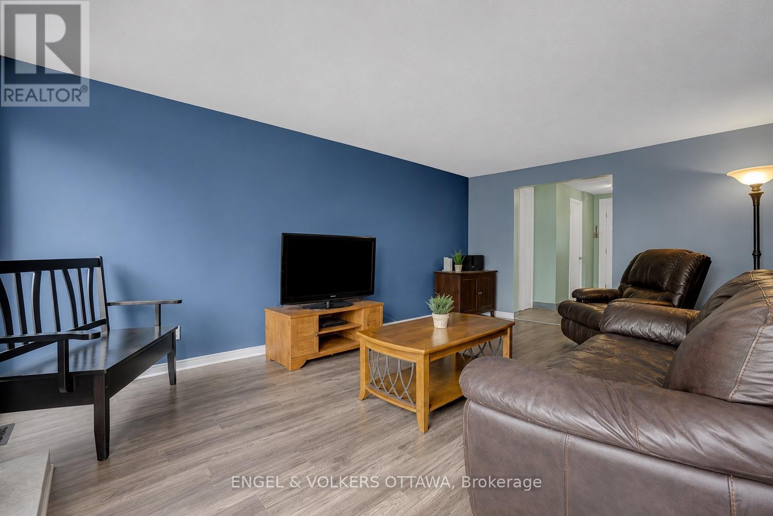 1844 Prestwick Drive, Ottawa, Ontario  K1E 2T3 - Photo 10 - X13467838