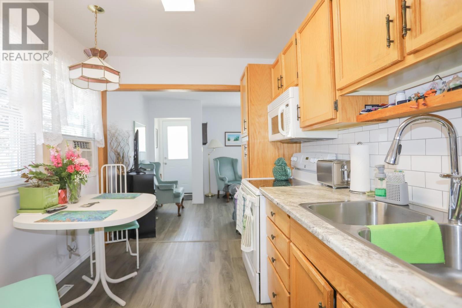 40 Montgomery Ave, Sault Ste. Marie, Ontario P6B 1M5 - Photo 11 - SM261577