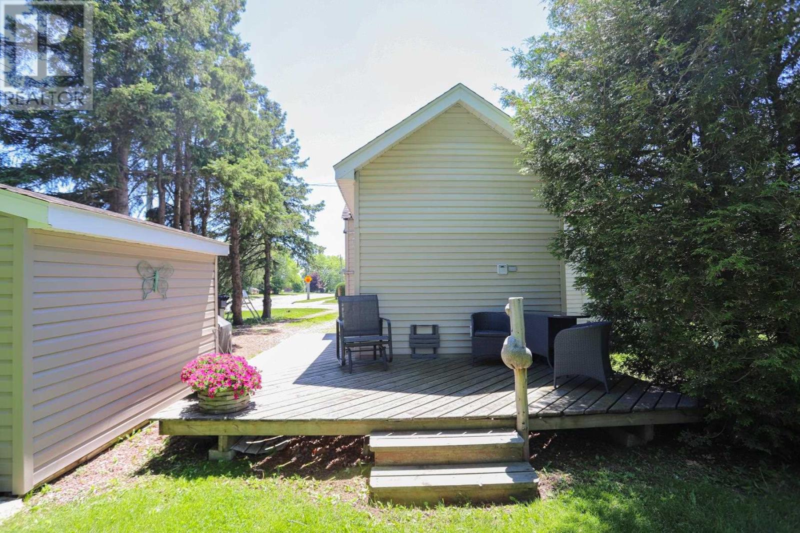 40 Montgomery Ave, Sault Ste. Marie, Ontario P6B 1M5 - Photo 23 - SM261577